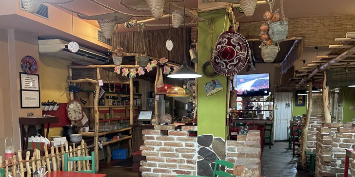 Mexická pochoutka dle výběru: tacos nebo flauta menu pro jednoho i pár