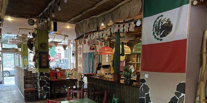 Mexická pochoutka dle výběru: tacos nebo flauta menu pro jednoho i pár
