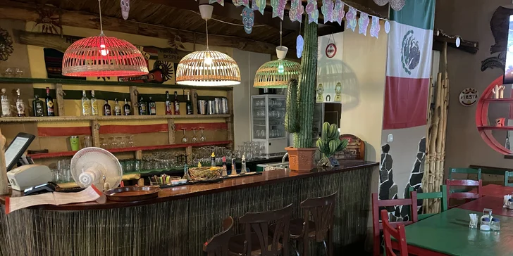 Mexická pochoutka dle výběru: tacos nebo flauta menu pro jednoho i pár