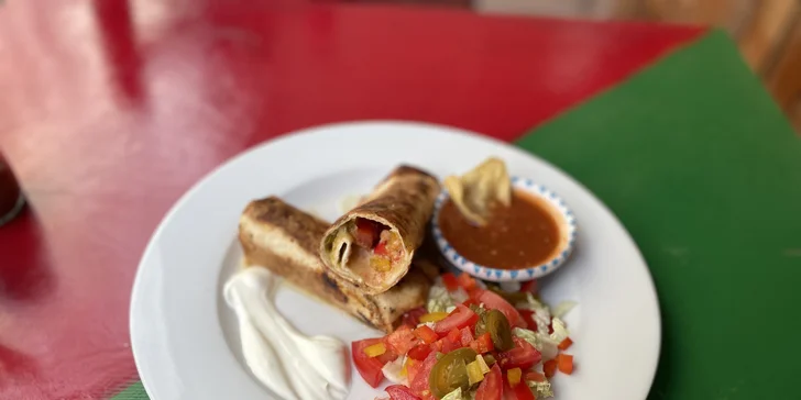 Mexická pochoutka dle výběru: tacos nebo flauta menu pro jednoho i pár