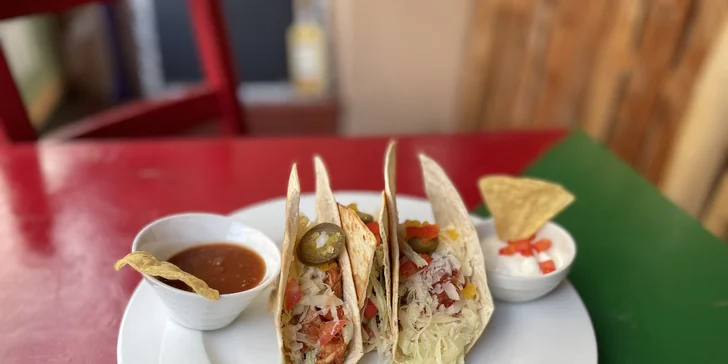 Mexická pochoutka dle výběru: tacos nebo flauta menu pro jednoho i pár