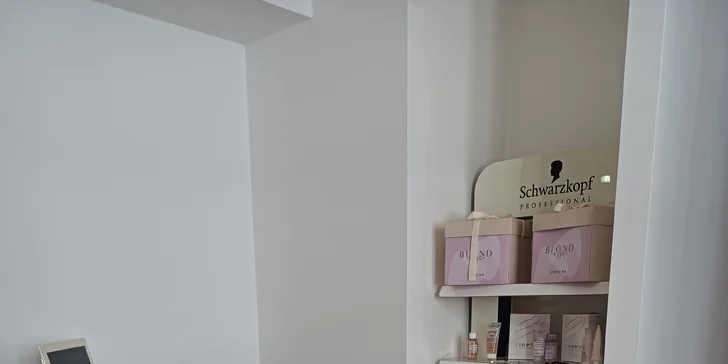 Klasický pánský střih na míru ve studiu v centru Prahy