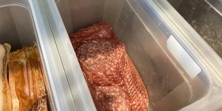 Standardní nebo velká pizza podle výběru k odnosu nebo rozvozu