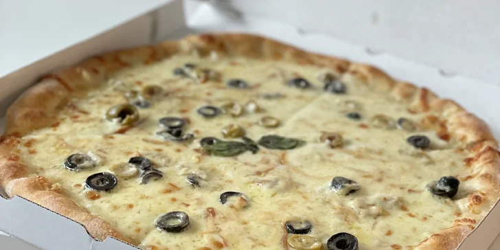 Standardní nebo velká pizza podle výběru k odnosu nebo rozvozu