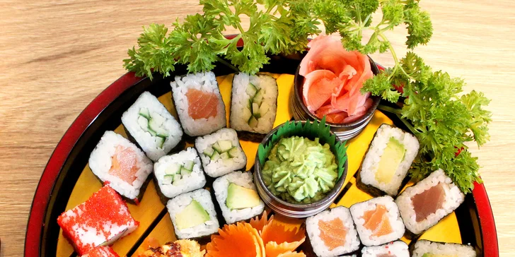 Pestré a efektně servírované sushi sety v centru Brna: 29–64 ks vč. smažených