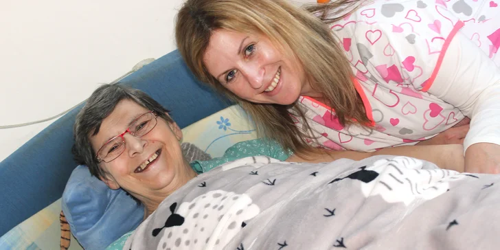 Podpořte domácí hospicovou péči, aby lidé byli až do konce doma a v náruči blízkých