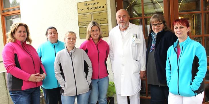 Podpořte domácí hospicovou péči, aby lidé byli až do konce doma a v náruči blízkých