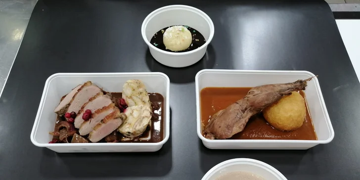 Degustační menu v letadle i návštěva kokpitu: hostina o pěti chodech v 1. či 2. třídě