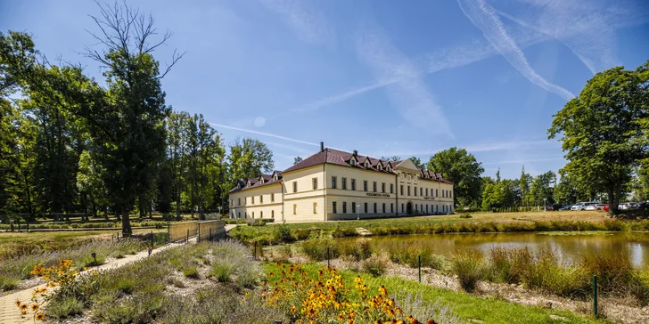 2hodinový vstup do zámeckého wellness a palačinka s kávou pro 2 osoby