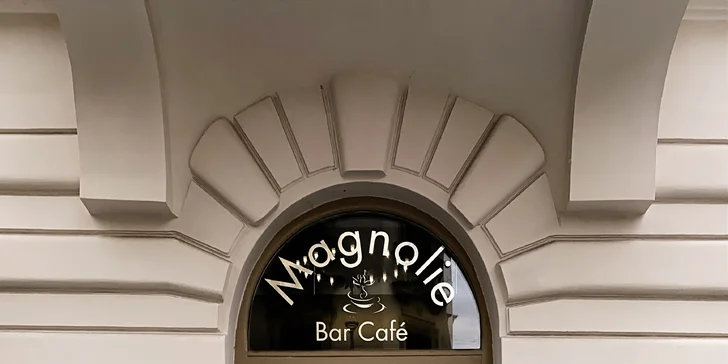 1 nebo 2 míchané drinky v café baru kousek od Stromovky
