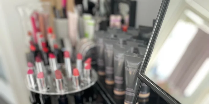 Propadněte líčení: Individuální kurz, bussines líčení i produkt v hodnotě 400 Kč