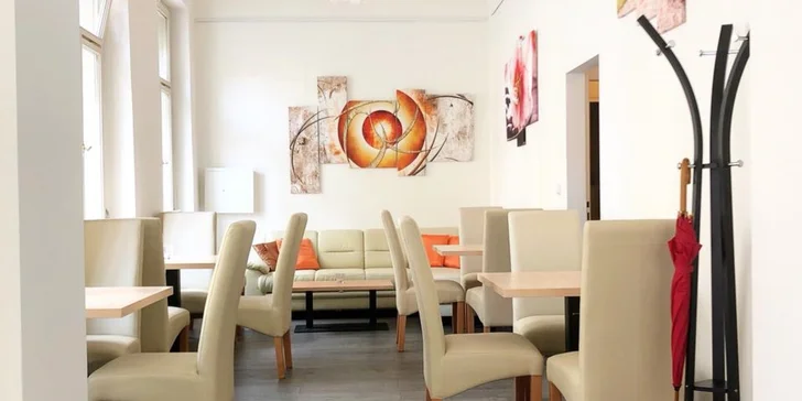 1 nebo 2 míchané drinky v café baru kousek od Stromovky