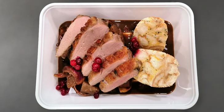 Degustační menu v letadle i návštěva kokpitu: hostina o pěti chodech v 1. či 2. třídě