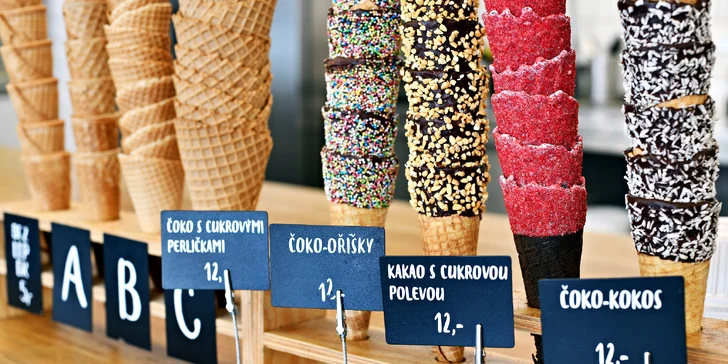 Zmrzlinář na Vinohradech: otevřený voucher na 250 či 500 Kč na zmrzliny, zákusky i nápoje