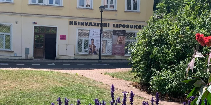 Luxusní péče pro omlazení rukou: masáž, italská kosmetika i zábal