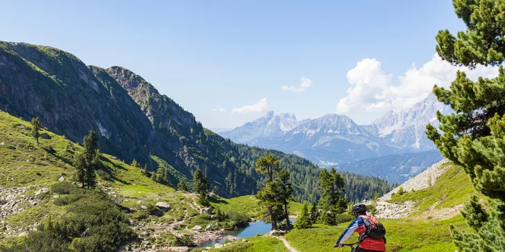 Dovolená v Alpách: moderní horský hotel COOEE alpin Dachstein se snídaní či polopenzí a saunami