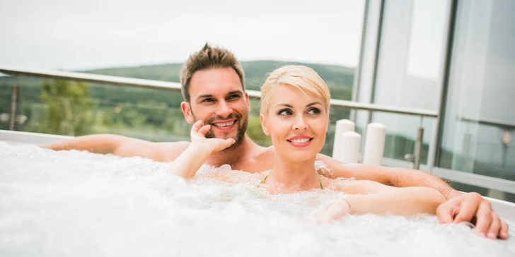 Dovolená v polských Jizerkách o samotě, v páru i s celou rodinou: polopenze a neomezený wellness