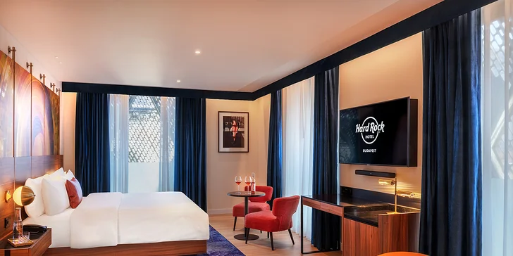 Špičkový pobyt se snídaní v centru Budapešti: designový hotel se střešním barem a výhledem na město
