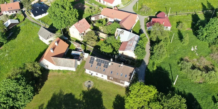 Pobyt pro pár i rodinu na Kašperské vrchovině: plně vybavený apartmán a balíček na uvítanou
