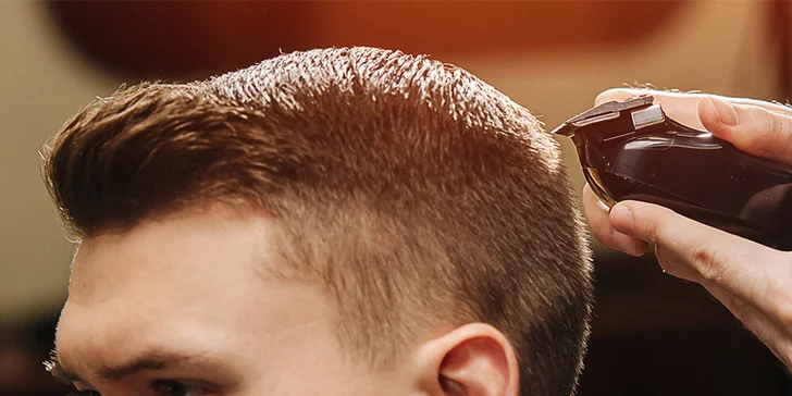 Balíček péče v barber shopu i permanentka: střih vlasů, úprava obočí i vousů