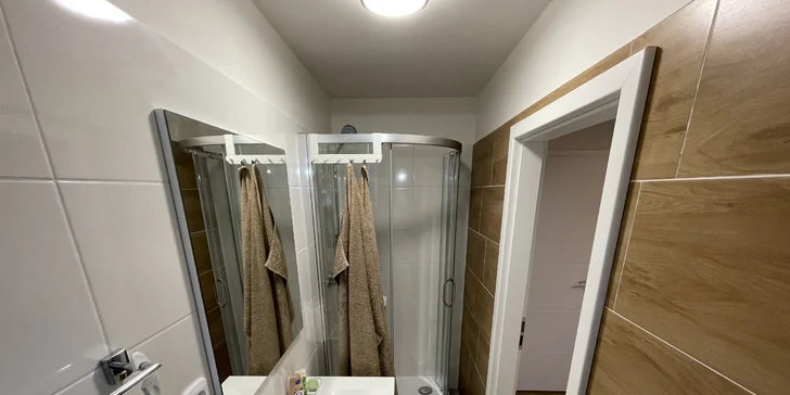 Pobyt pro pár i rodinu na Kašperské vrchovině: plně vybavený apartmán a balíček na uvítanou