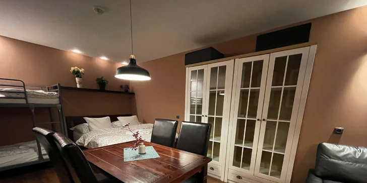 Dovolená v Jeseníkách: bungalov i apartmán až pro 5 osob s privátní vířivkou v Karlově pod Pradědem