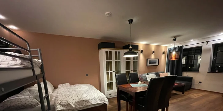 Dovolená v Jeseníkách: bungalov i apartmán až pro 5 osob s privátní vířivkou v Karlově pod Pradědem