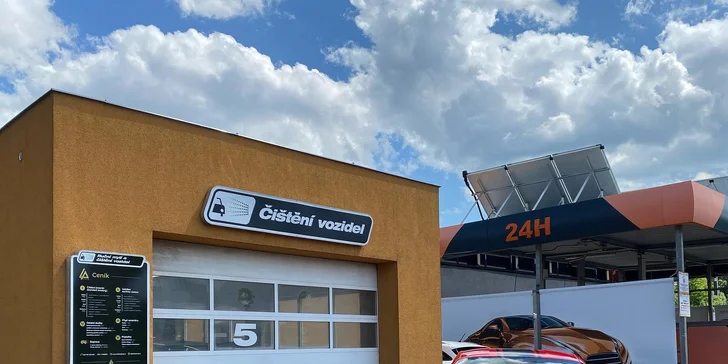Mytí interiéru i exteriéru auta, dezinfekce klimatizace i tepování sedaček