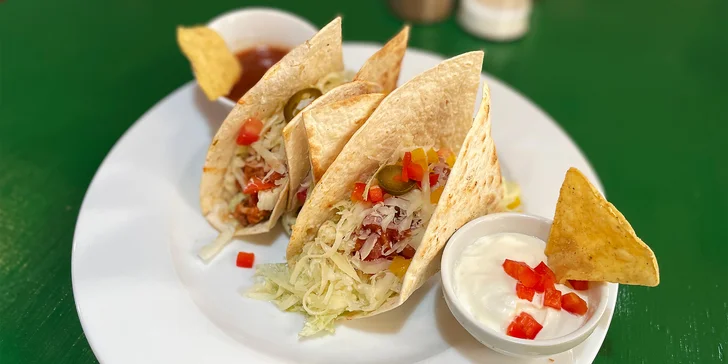 Mexická pochoutka dle výběru: tacos nebo flauta menu pro jednoho i pár