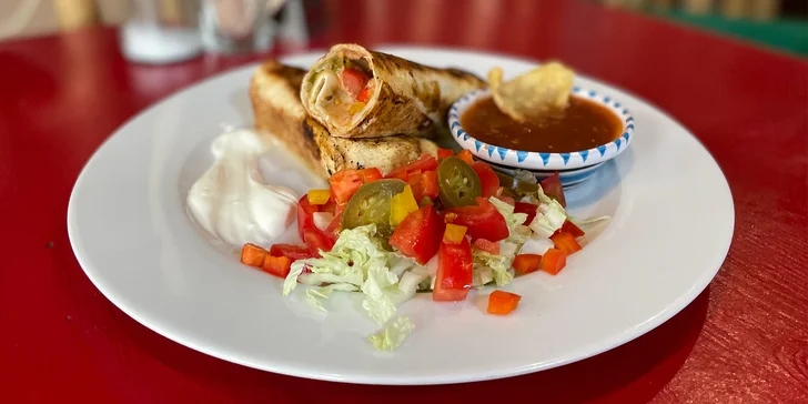 Mexická pochoutka dle výběru: tacos nebo flauta menu pro jednoho i pár
