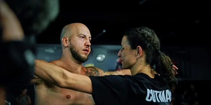 Soukromý trénink thajského boxu a kickboxu s Michalem Reissingerem: lekce od mistra ČR pro 1 i 2 bojovníky