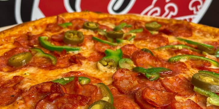 Jedna či dvě pizzy dle výběru o průměru 45 cm: odnos s sebou, krabice v ceně