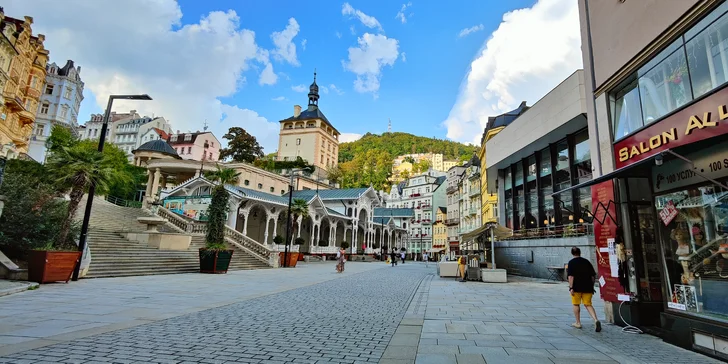 4* hýčkání v Karlových Varech: bazénové a wellness centrum i lázeňské procedury, polopenze