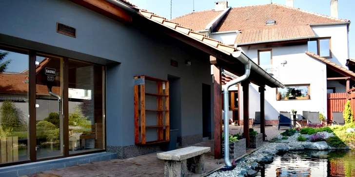 Relax pro dva: privátní whirlpool na 30 nebo 60 minut, veřejná sauna na 1,5 hodiny