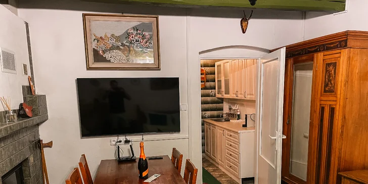 Chaloupka blízko Luhačovic se snídaní, soukromou vířivkou a vinným sklípkem