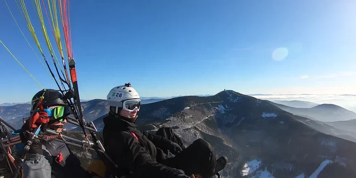 BožíLet na paraglidingové motorové tříkolce: 15 nebo 30 minut v luftě