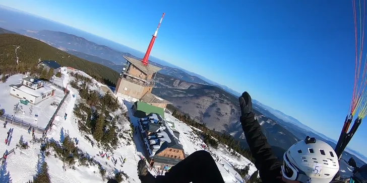 BožíLet na paraglidingové motorové tříkolce: 5, 15 nebo 30 minut letu