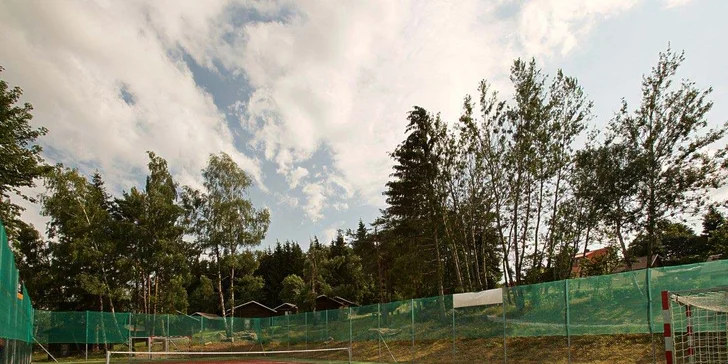 Pohoda v jižních Čechách: hotel s velkou zahradou a polopenzí či snídaní