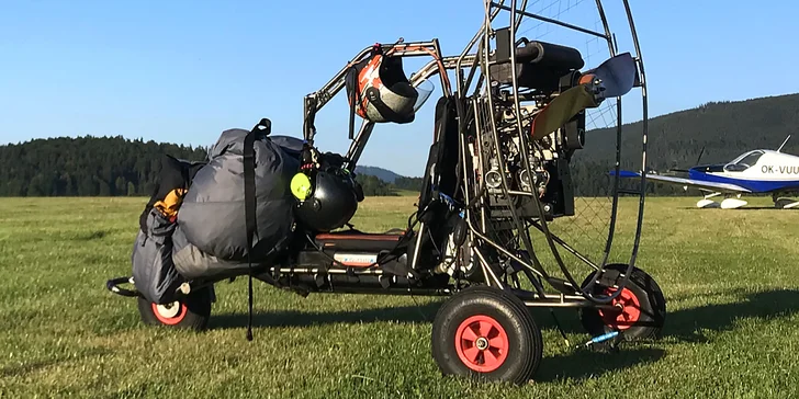 BožíLet na paraglidingové motorové tříkolce: 15 nebo 30 minut v luftě