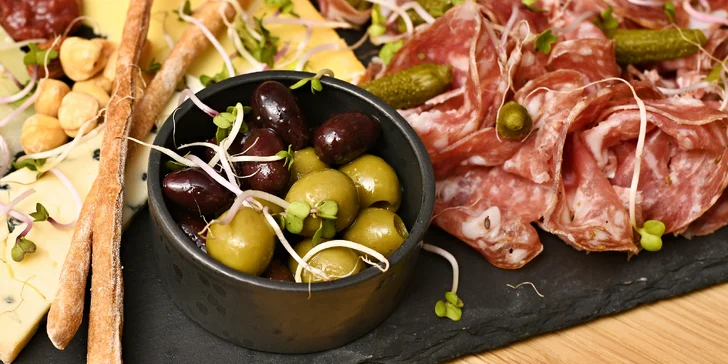 Speciální degustace vína a tapas ve WineList v Karlíně pro 2 osoby