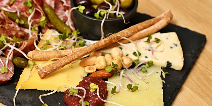 Speciální degustace vína a tapas ve WineList v Karlíně pro 2 osoby