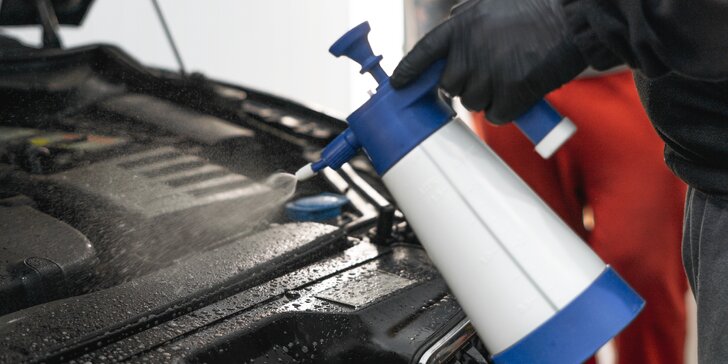 Balíčky péče o auto: umytí exteriéru, vyčištění motoru, impregnace plastů i kůže a vosk