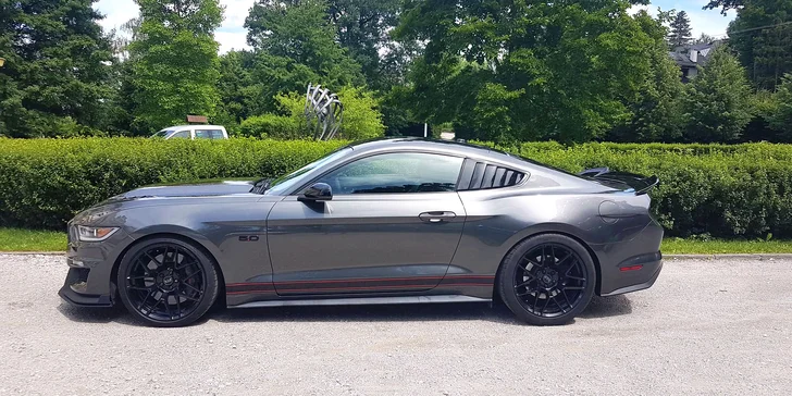 Ford Mustang 5.0 GT: 15 min. spolujízdy nebo až 60 min. řízení