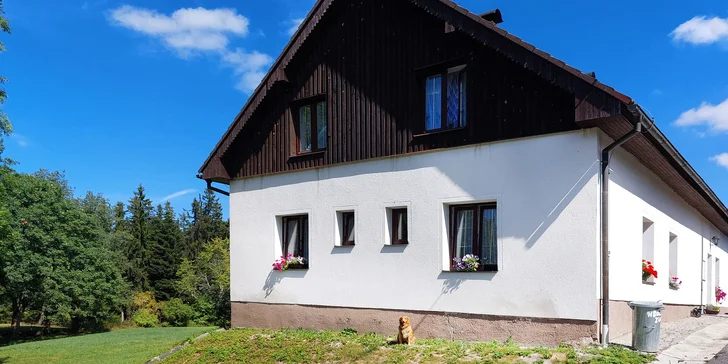 Pobyt pro pár i rodinu na Kašperské vrchovině: plně vybavený apartmán a balíček na uvítanou