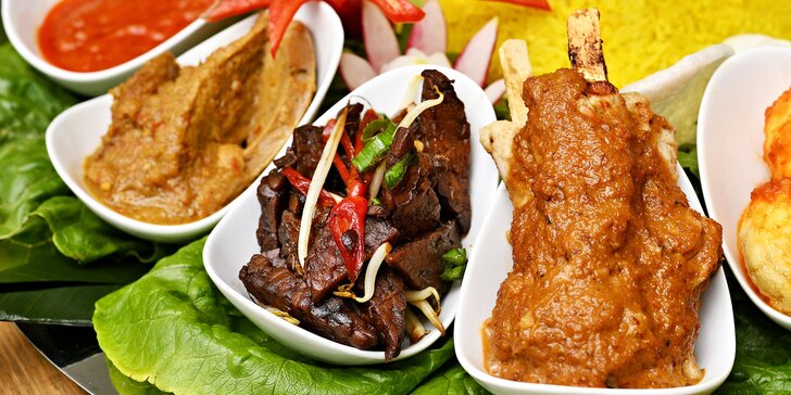Tác indonéských specialit: krevety, ryba mahi-mahi, hovězí i kuřecí maso pro 3–4 osoby