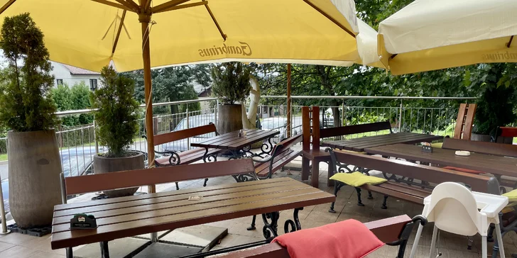 Otevřený voucher do Grill Restaurantu Pod Lesem: 300–1000 Kč na cokoli z menu