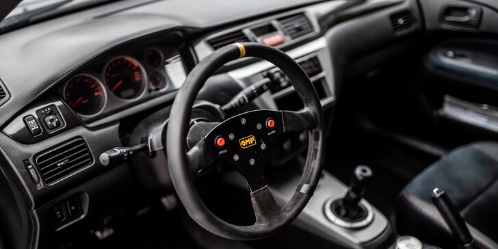 Rally jízda v Mitsubishi Lancer EVO IX: 15–60 min. řízení či spolujízdy