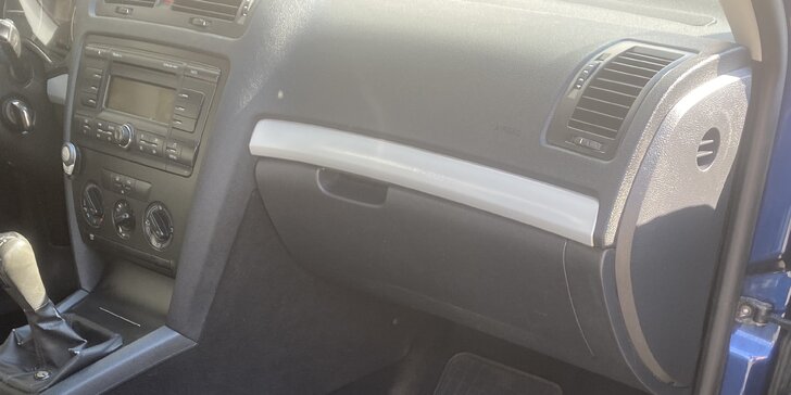 Ruční mytí vozu: důkladná očista exteriéru nebo interiéru, platí i pro SUV