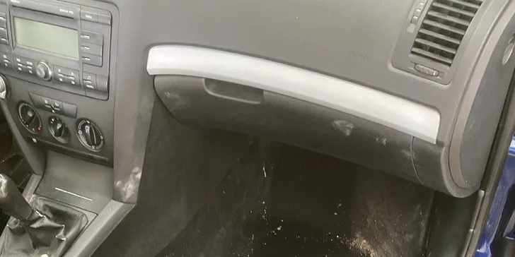 Ruční mytí vozu: důkladná očista exteriéru nebo interiéru, platí i pro SUV