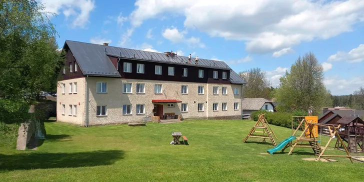 Pohoda v jižních Čechách: hotel s velkou zahradou a polopenzí či snídaní